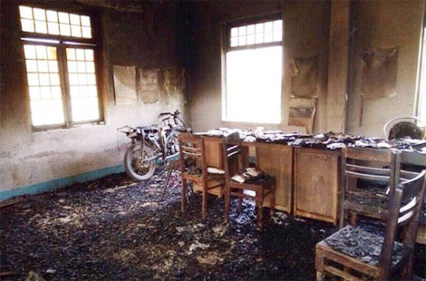 Bị thu cưa, lâm tặc đốt trạm bảo vệ rừng