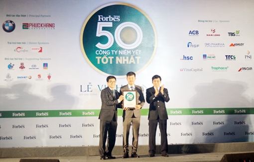 PVFCCo nhận giải “Top 50 công ty niêm yết tốt nhất Việt Nam”