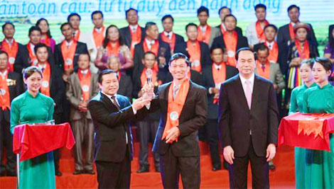 Tuyên dương hàng trăm nông dân giỏi