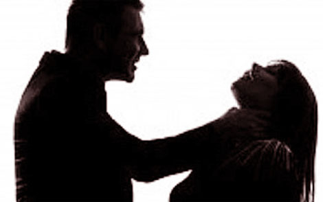 Bóp cổ người yêu đến chết trong nhà nghỉ vì bị chê nghèo