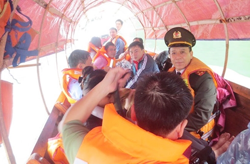 Báo CAND vận động, trao tặng hơn 4,6 tỷ đồng ủng hộ đồng bào miền Trung