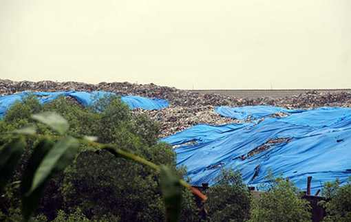 Người dân khốn khổ vì hơn ngàn tấn rác tồn đọng