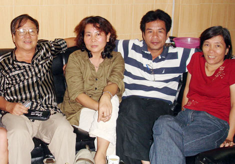 Ngồi đây mơ hoa