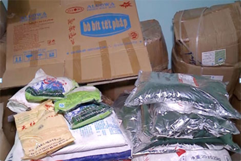 Niêm phong gần 5 tấn nguyên liệu và thành phẩm "bim bim" không nguồn gốc