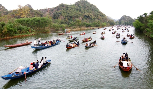 Dự kiến thu 100 tỷ đồng từ lễ hội Chùa Hương
