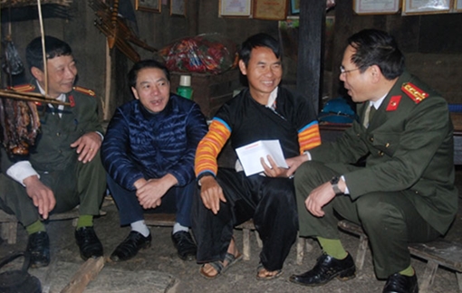 Tình người ấm áp trên đỉnh mờ sương