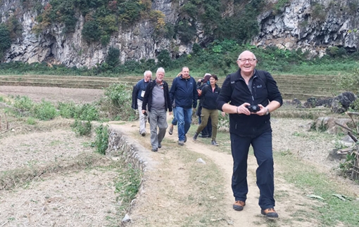 Tây ăn Tết ta ở bản Mai Hịch