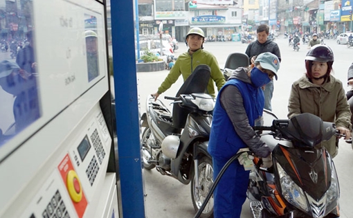 Dự kiến tăng thuế môi trường đối với xăng dầu: DN vận tải “đứng ngồi không yên”