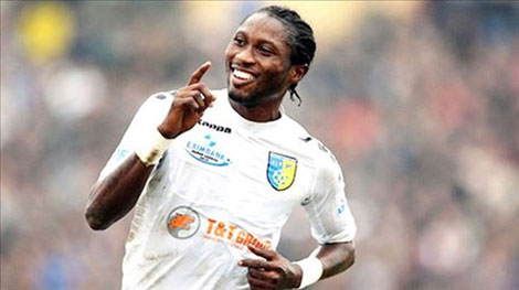 Hoàng Vũ Samson nhận án phạt nguội