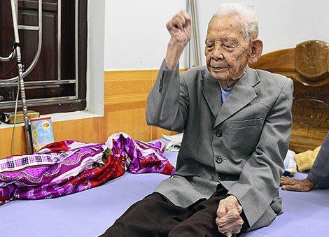 Chính sách của triều Nguyễn đối với người sống thọ