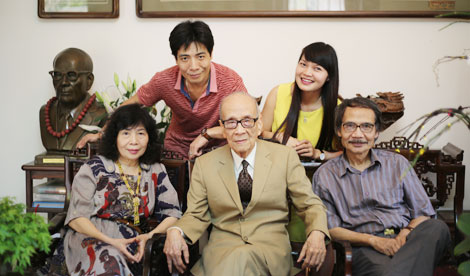 Giáo sư, Anh hùng lao động Vũ Khiêu xanh xuyên thế kỷ