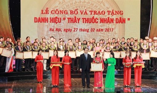 Tôn vinh sự hy sinh cao cả và thầm lặng của người thầy thuốc