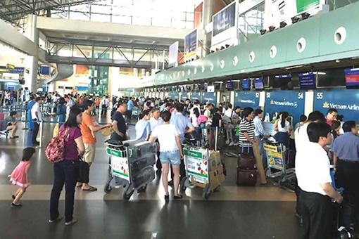 Muốn bay giờ đẹp, phải chịu phí cao