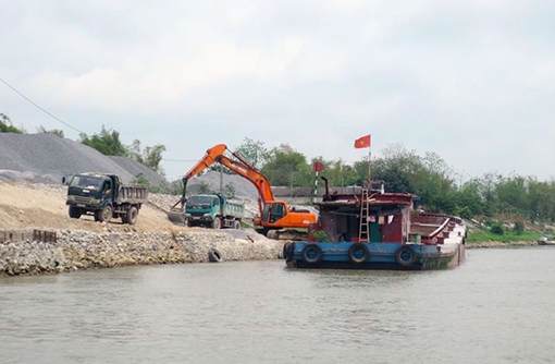 Bài 2: Cam go cuộc chiến chống “cát tặc”