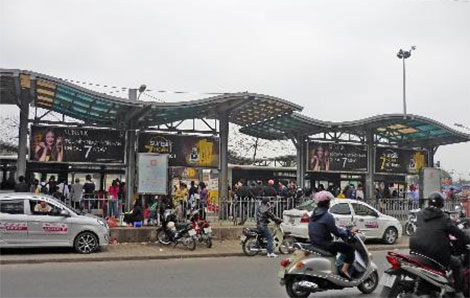 Tìm nhân chứng vụ TNGT ở cổng chợ Long Biên