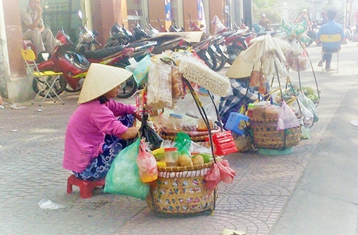 Quặn lòng với gánh nặng mưu sinh