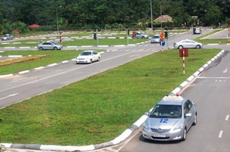 Cấp giấy phép lái xe ôtô cho người khuyết tật: Khó triển khai ngay