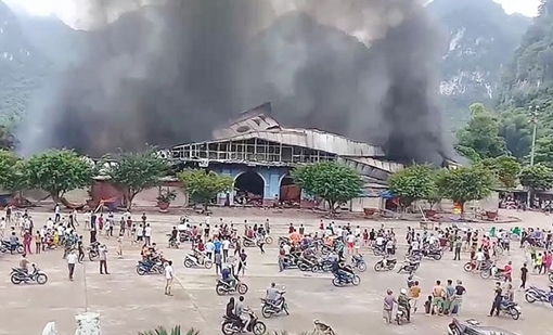 Đã khống chế đám cháy chợ Sài Gòn – Tân Thanh tại cửa khẩu Tân Thanh