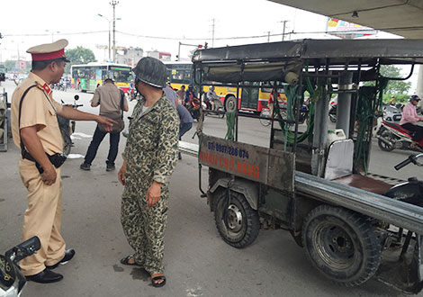 Vẫn khó khăn trong xử lý xe ba bánh