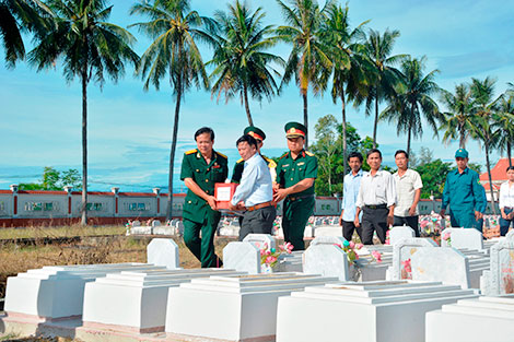 Anh thành mây trắng bay về