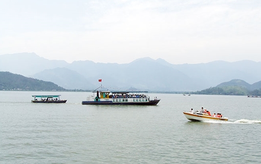 Hồ Núi Cốc, động 3 cây thông và huyền thoại tình yêu