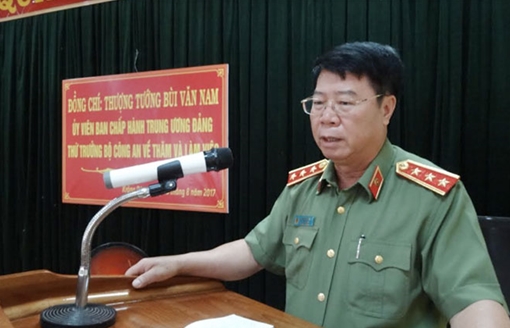 Thứ trưởng Bùi Văn Nam thăm, làm việc tại Công an huyện Krông Bông