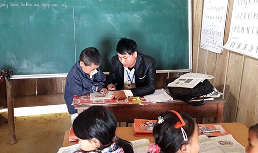 Gieo con chữ nơi đỉnh Tây Côn Lĩnh