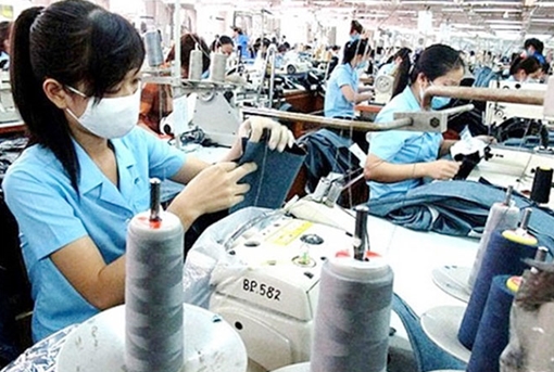 Tiếp tục tranh cãi về tiền lương và tăng năng suất lao động