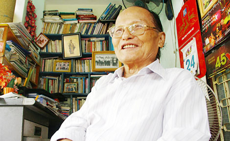  Nhà thơ Giang Nam: Quê hương trong dáng em cười