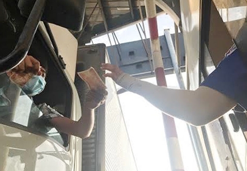 BOT Biên Hòa lại xả trạm vì tài xế dùng tiền lẻ