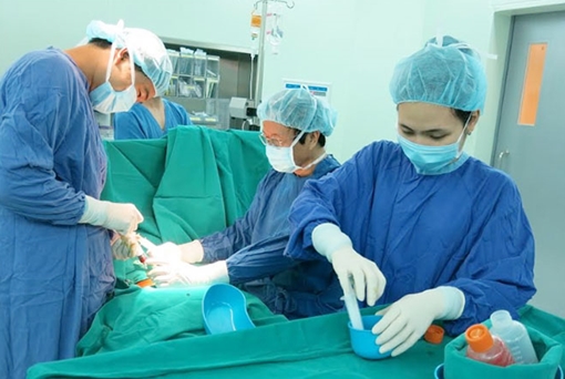 Việt Nam thực hiện thành công ca ghép tế bào gốc chữa xơ phổi đầu tiên trên thế giới