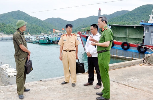 Ba cùng với dân giữ vững an ninh bịển đảo