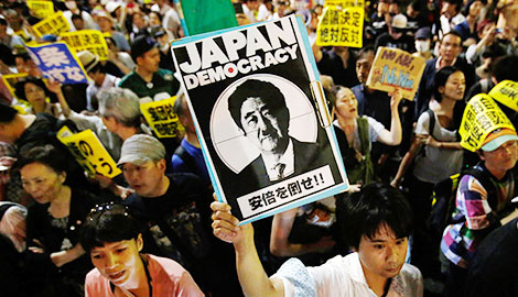 Thủy tướng Shinzo Abe: Ngoạn mục chiến thắng vòng bầu cử sớm