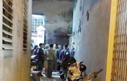 Về nhà tá hỏa phát hiện bạn treo cổ tự tử