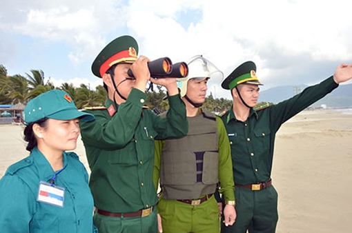 Xây dựng thế trận lòng dân vững mạnh để bảo vệ vững chắc Tổ quốc Việt Nam xã hội chủ nghĩa