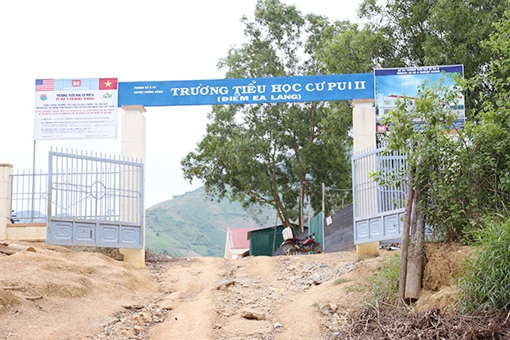 Lập đoàn kiểm tra các nữ sinh mắc bệnh “lạ”