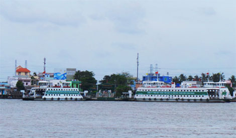 Va chạm với xà lan, tàu chở 31 du khách chìm trên Vịnh Hạ Long