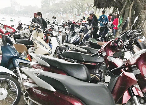 Hà Nội tái diễn cảnh “chặt chém” trông giữ xe