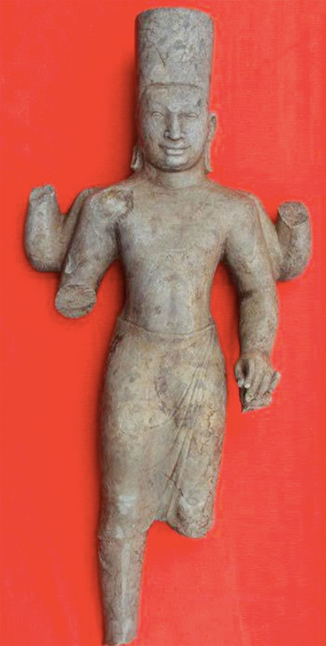 Phát hiện Tượng thần Vishnu khi đi cắt cỏ