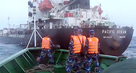 Tìm chủ tàu, chủ lô hàng trên tàu PACIFIC OCEAN và tàu không số