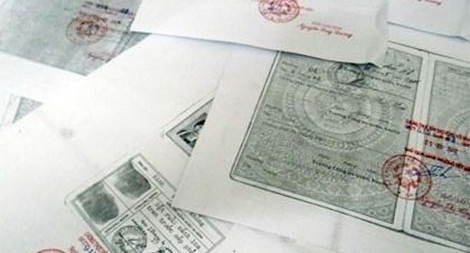 Không cho người khác mượn giấy tờ để mở tài khoản ngân hàng