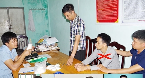 Cuộc mật phục phá đường dây buôn “hàng trắng”