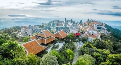 Cận cảnh những nếp chùa Việt đẹp kỳ vĩ trên đỉnh Fansipan và Bà Nà