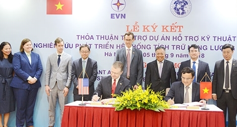 EVN và USTDA ký hiệp định tài trợ cho dự án nghiên cứu phát triển hệ thống tích trữ năng lượng tại Việt Nam