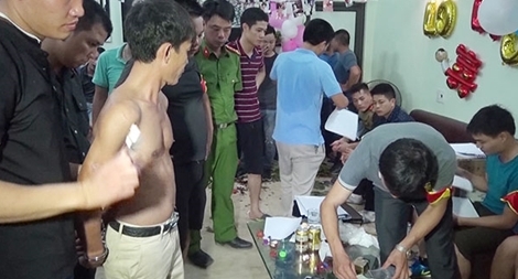 Đột kích “bữa tiệc đá”, phá vỡ vỏ bọc của một doanh nhân