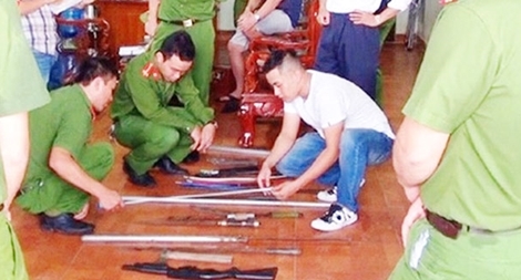 “Đập tan” ổ nhóm côn đồ chuyên bảo kê tín dụng đen...