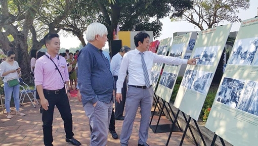 Khai mạc triển lãm ảnh “Hà Nội những khoảnh khắc tháng 10-1954”