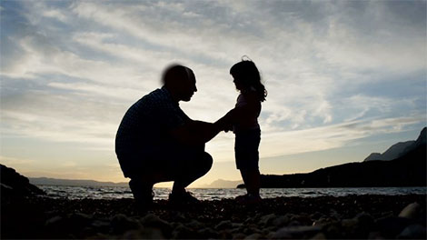 Con gái là người tình kiếp trước...