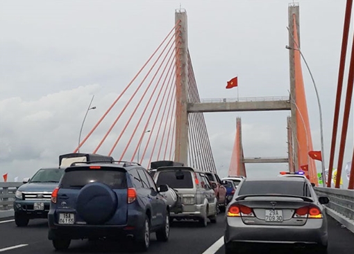 Quảng Ninh nói gì về thông tin cầu Bạch Đằng bị võng lún?