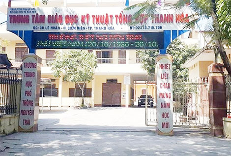 Hạ mức kỷ luật đối với 8 học sinh xúc phạm thầy cô trên facebook